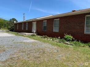 Building Photo - 1500 Avondale Dr