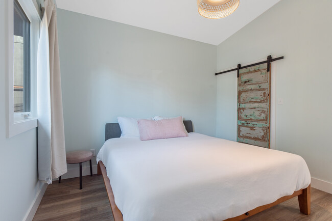 Foto del edificio - 2603 Wycliff Rd