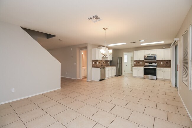 Building Photo - 2904 S 81St St