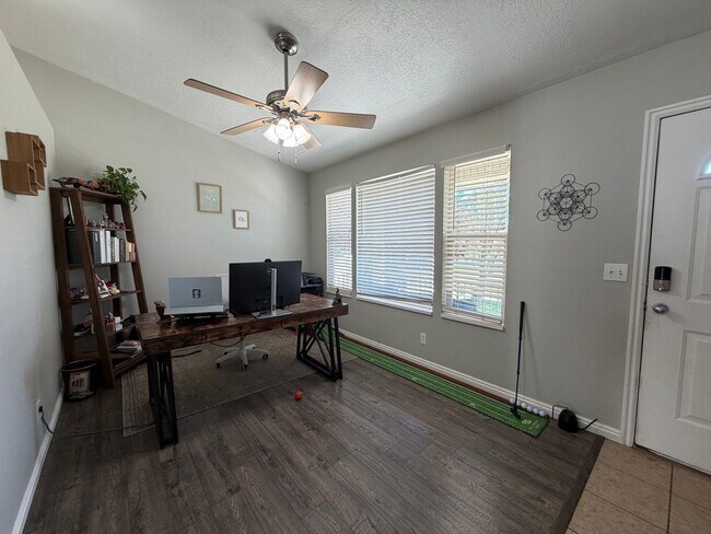 Building Photo - Bright and Spacious Home in Draper, UT!