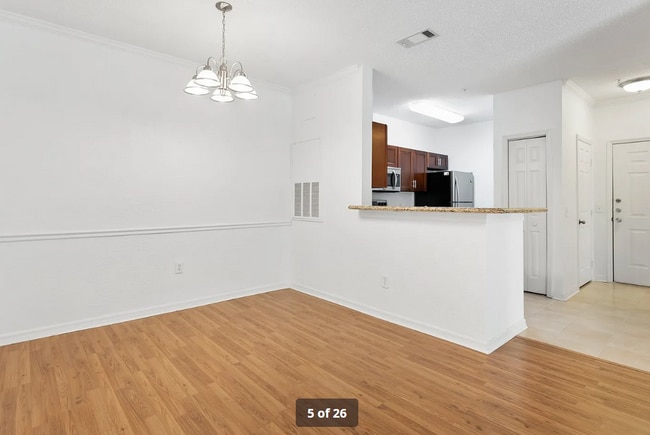 Foto del edificio - 18001 Richmond Pl Dr