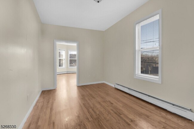 Foto del edificio - 284 Watchung Ave