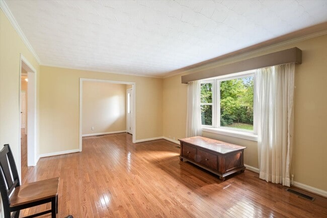 Building Photo - House and Workshop