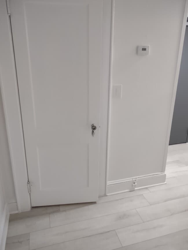 Building Photo - 149 Grenville St