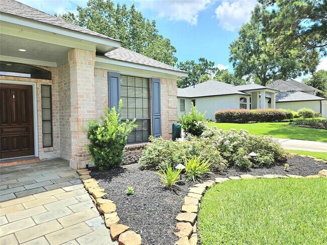 Building Photo - 20402 Sunny Shores Dr