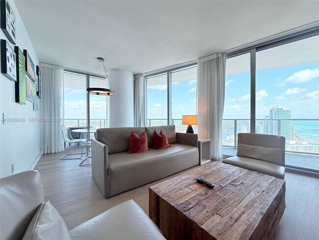 Building Photo - 4111 S Ocean Dr