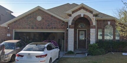 Building Photo - 8407 Broadleaf Ave