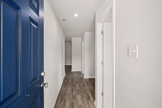 Foto del edificio - 15555 Taylorcrest Dr