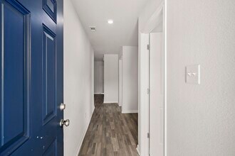 Building Photo - 15555 Taylorcrest Dr