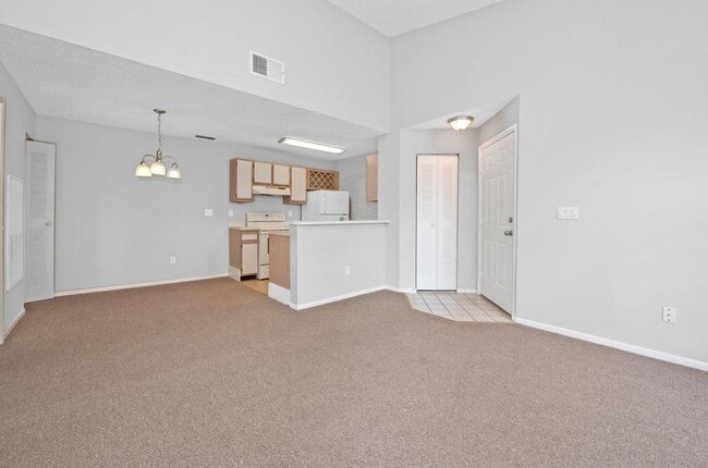 Building Photo - 727 Sugar Way Bay