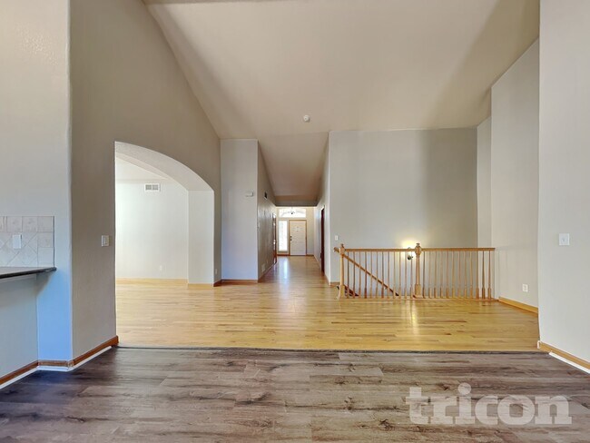 Foto del edificio - 4981 Mt Cameron Dr