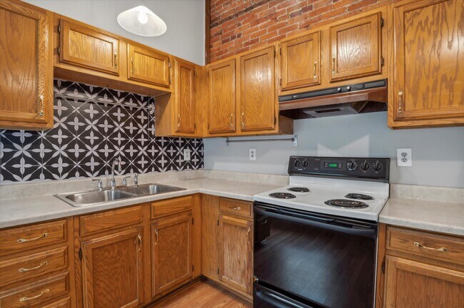 Foto del edificio - 117 E Miner St