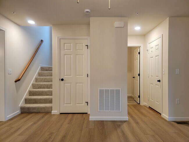 Foto del edificio - 151 Beech Tree Ct