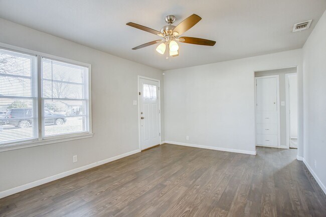 Building Photo - Update Two Bedroom With Modern Flair Conve...