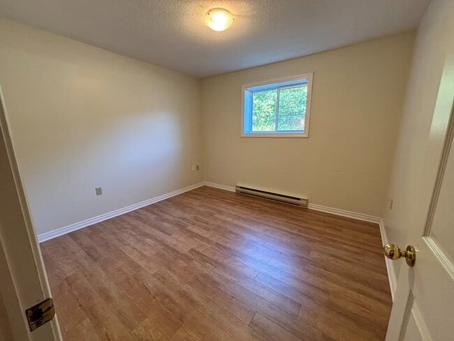 Building Photo - Apartement for Rent