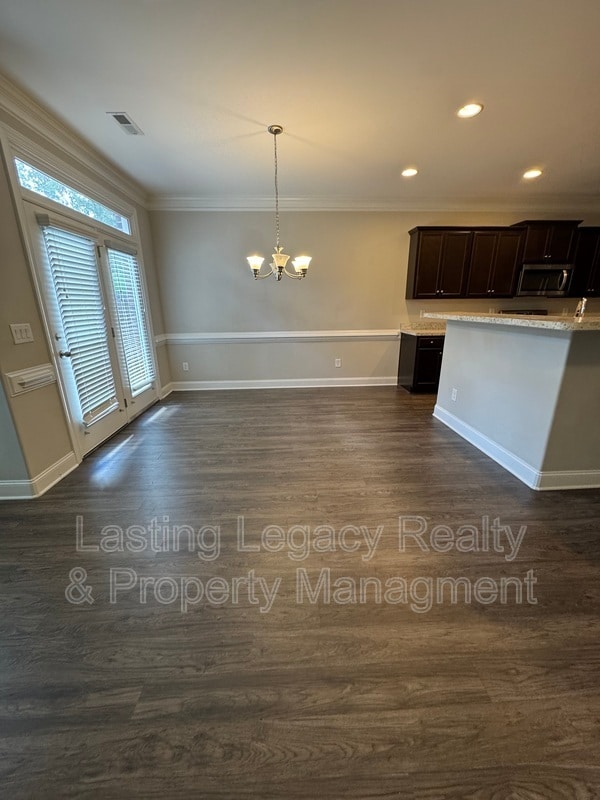 Building Photo - 837 Silver Leaf Dr
