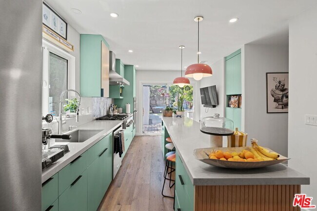 Foto del edificio - 11038 Blix St