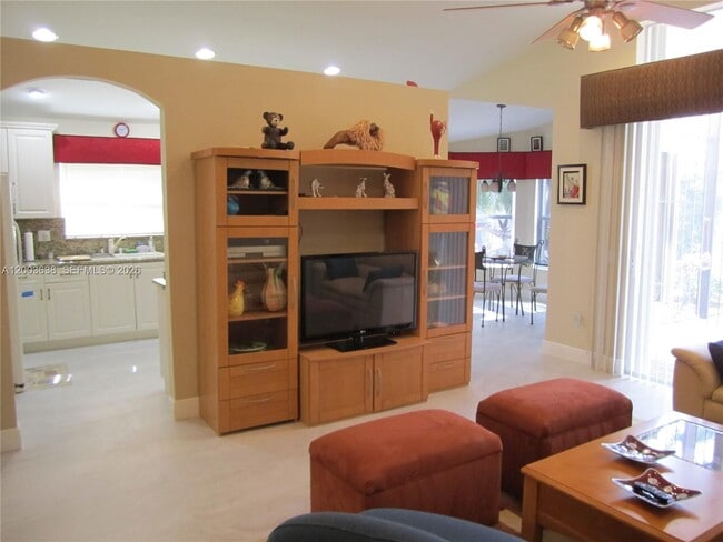 Building Photo - 9798 Casa Mar Dr