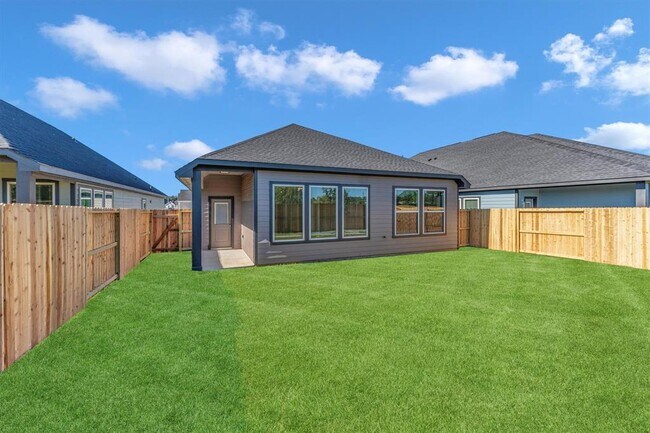 Building Photo - 16902 Tulip Row Ln
