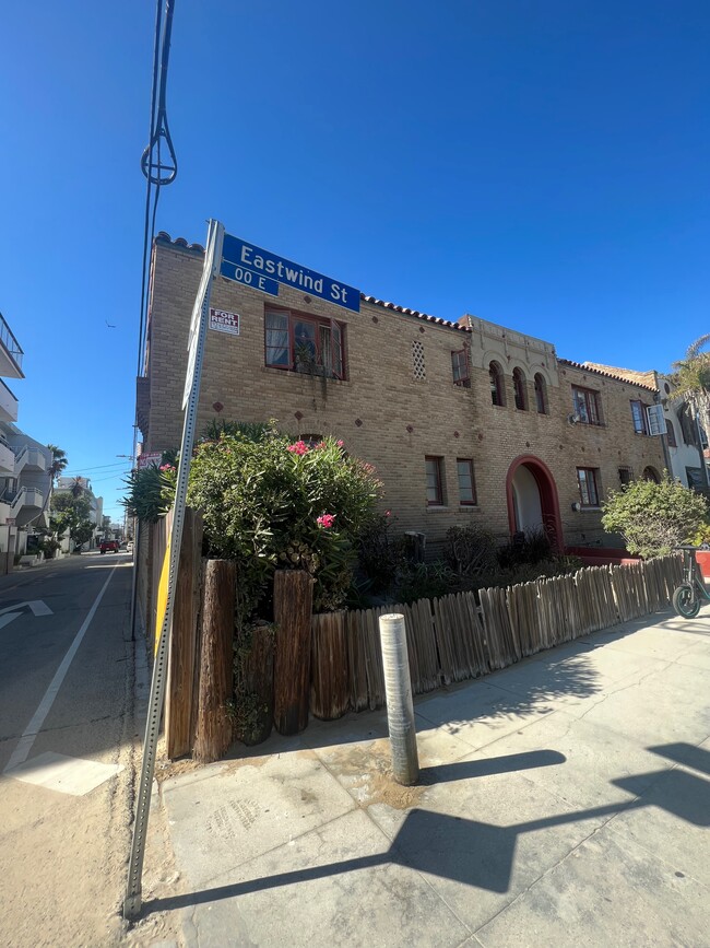 Building Photo - 15 Eastwind St