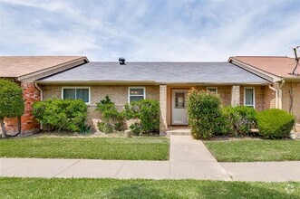 Building Photo - 12 E Creek Dr