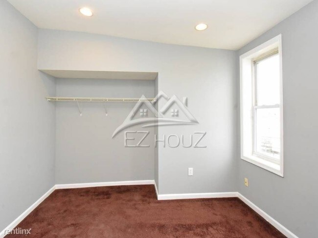 Foto del edificio - 3 br, 1.5 bath Apartment - 438 N Linwood Ave