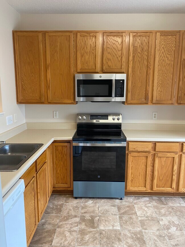 Foto del edificio - 102 Watertree Ln