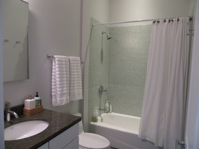 Upstairs guest bathroom - 2065 N Kedzie Ave