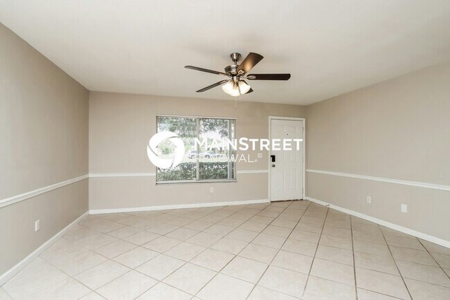 Foto del edificio - 3 Bedroom Pet-Friendly Home in Vero Beach, FL with Main Street Renewal