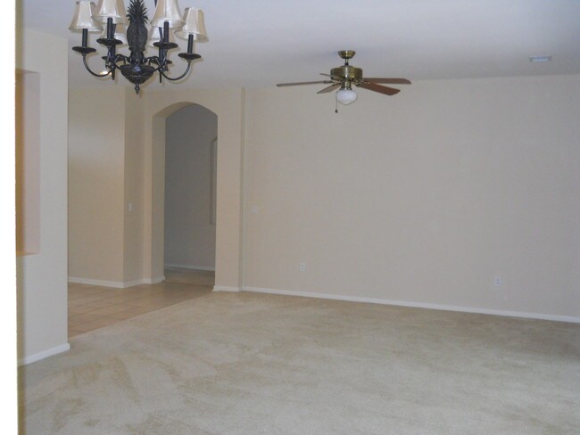 Building Photo - 330 Hampton Pl