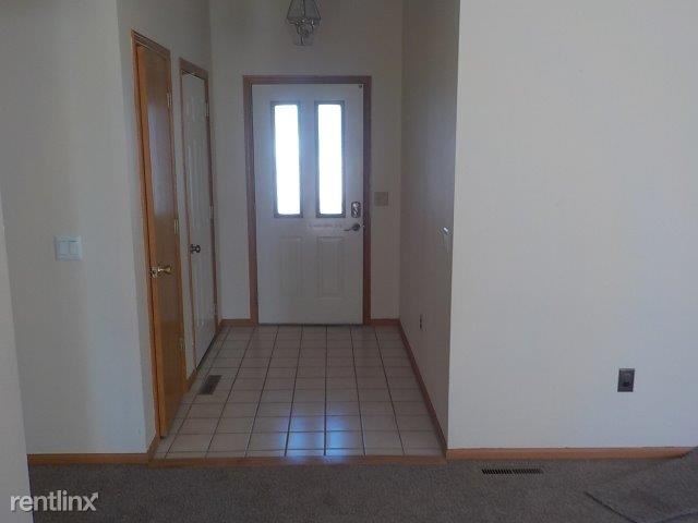 Building Photo - 4 br, 2 bath House - 617 Chadwick CT