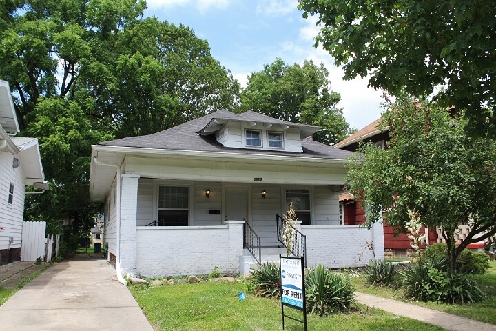 Foto principal - 3926 Graceland Ave