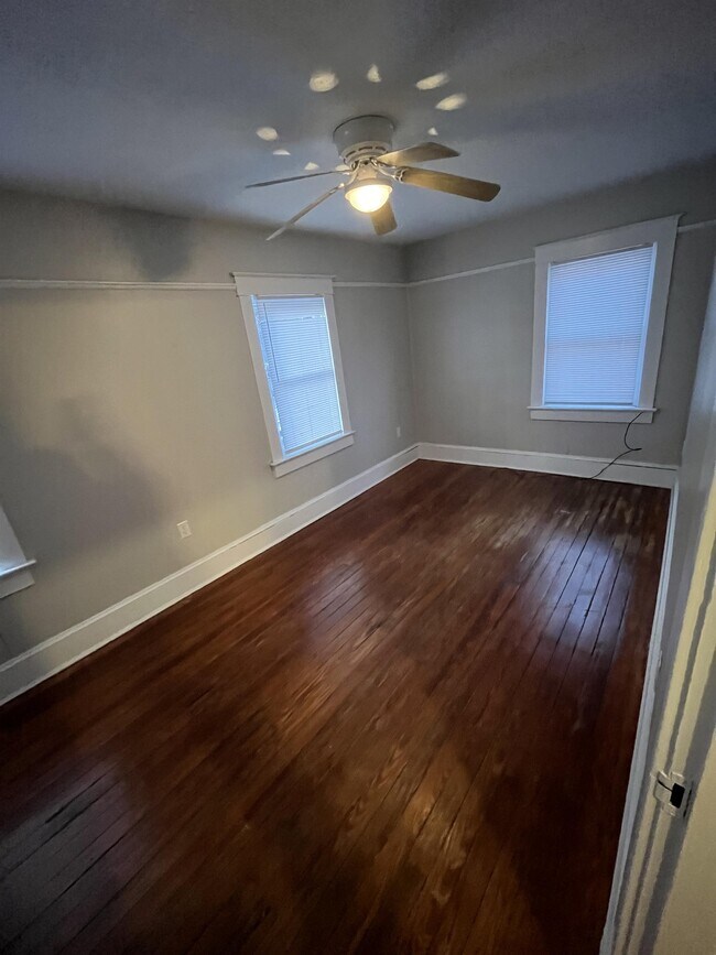 Building Photo - 502 N Loudoun St