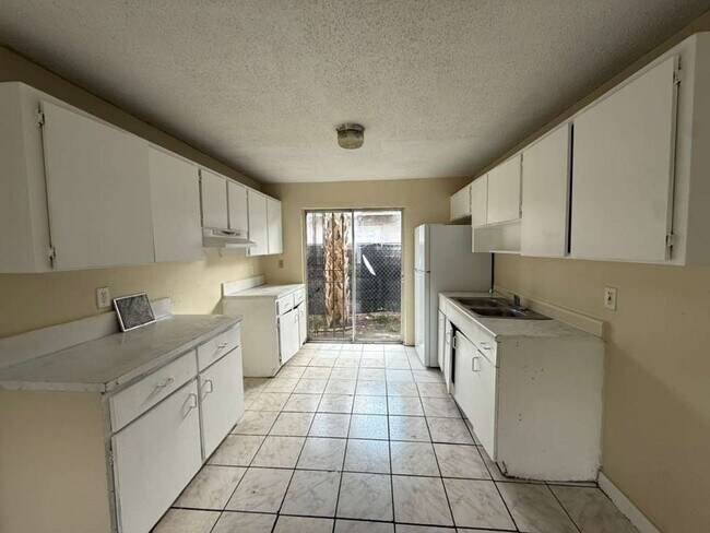 Foto del edificio - 1104 NW 8th Ave