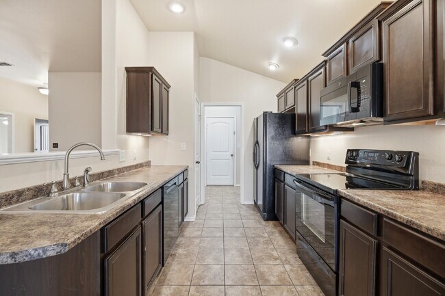 Foto del edificio - Modern Comfort in Frenship ISD – Quiet Cul-de-Sac Living!