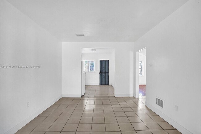 Building Photo - 10430 NW 5th Ave