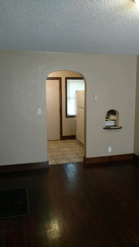 Building Photo - 354 S Hydraulic Ave