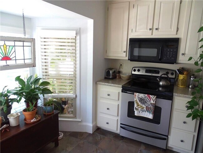 Foto del edificio - 410 Forestgate Ct