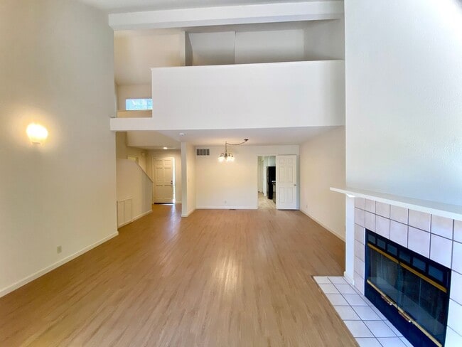 Foto del edificio - Large, open-concept 2-bedroom home in Mission San Jose!