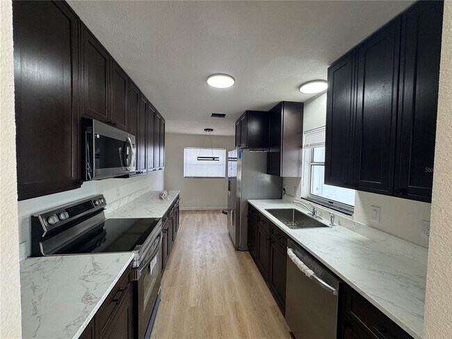 Foto del edificio - 1589 Viburnum Ln