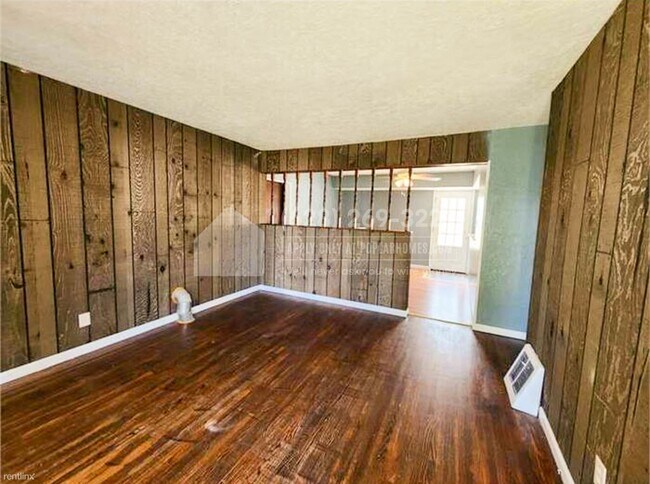 Building Photo - 3 br, 1.5 bath House - 10401 Presley Rd -