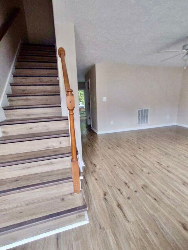 Foto del edificio - 3 Bedroom Townhouse in King George