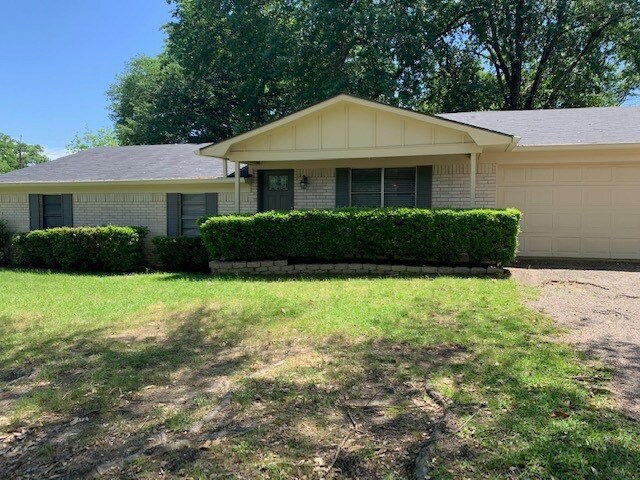 Primary Photo - 1302 Alice Dr
