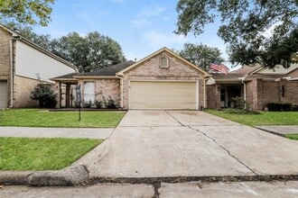 Building Photo - 16027 Hidden Acres Dr