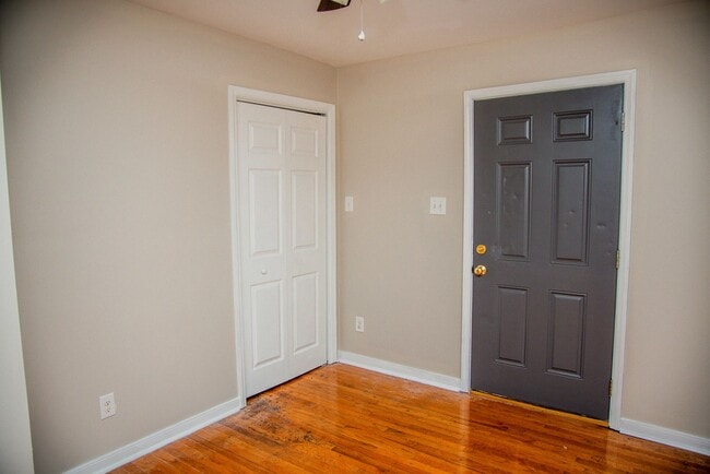 Building Photo - 2002 Idlewood Ave