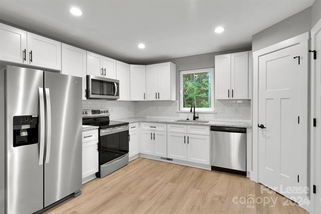 Building Photo - 415 Roper Dr