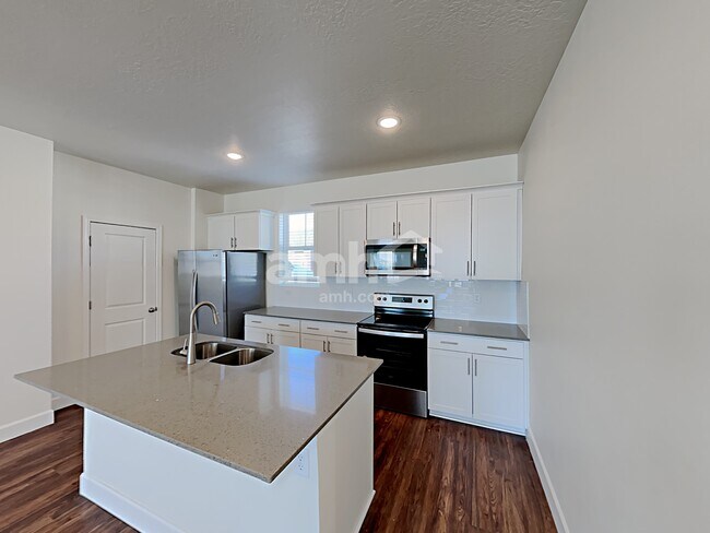 Foto del edificio - 6048 W South Jordan Parkway