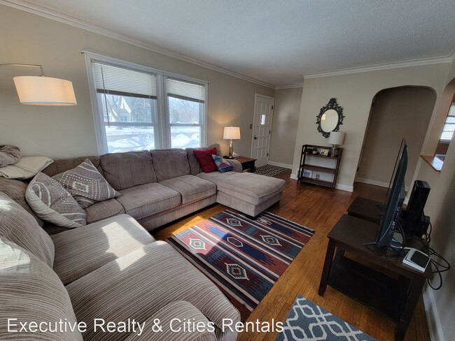 Foto del edificio - 3 br, 1 bath House - 137 5th Ave N