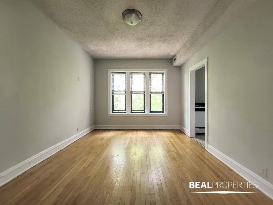 Foto principal - 2 bedroom in CHICAGO IL 60657