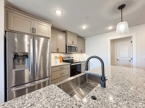 Building Photo - 4678 Pierce Dr